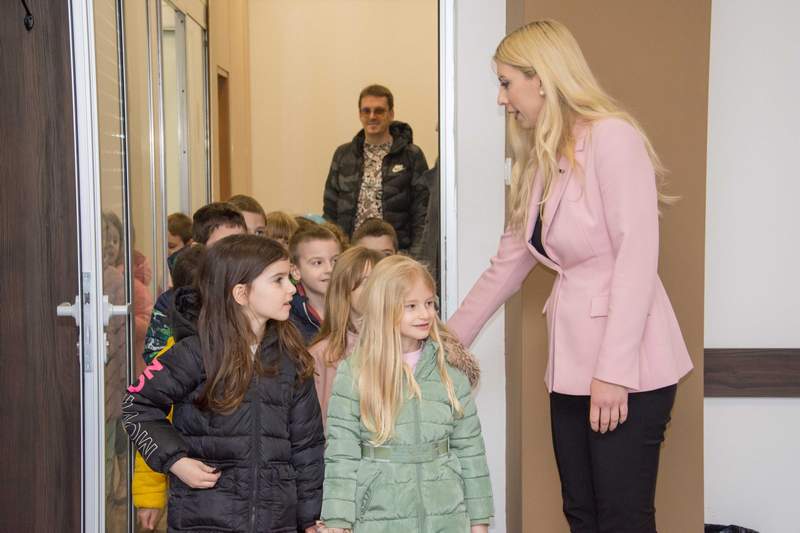 Deca Iz Vrtića čarolija Gosti Na Osmoj Podeli Bebi Paketa