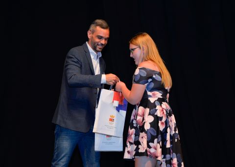 Tablet Računari za Najbolje Osnovce i Srednjoškolce Palilule Tablet Računari za Najbolje Osnovce i Srednjoškolce Palilule