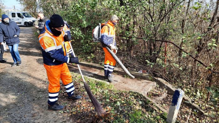 Očišćeno Stepenište kod Ulice Izletnički Put u Zemunu