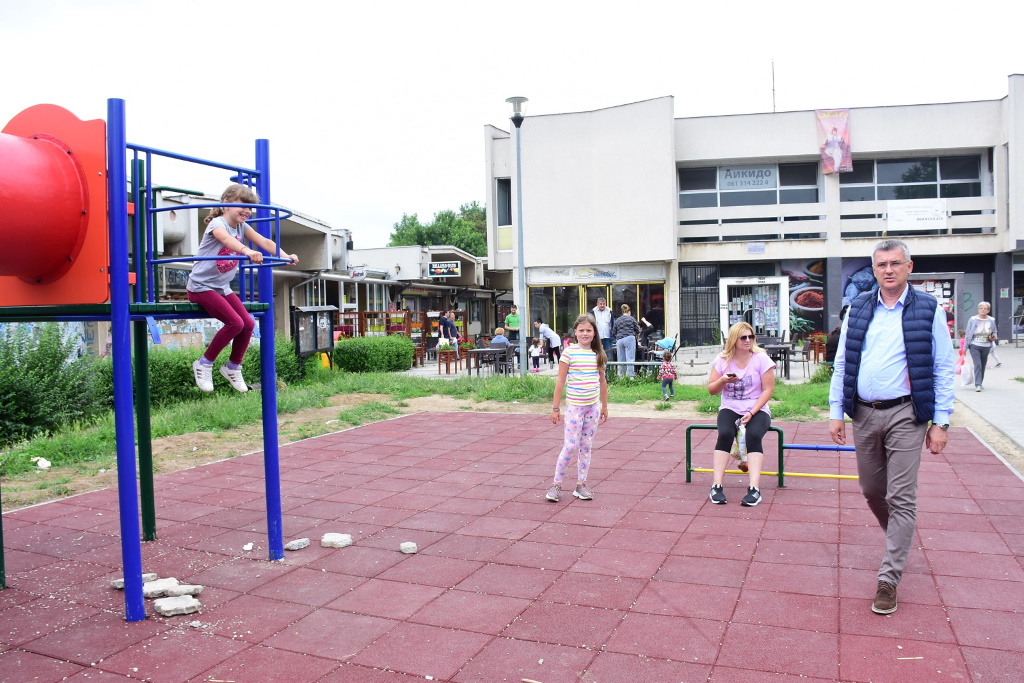 Novi Sjaj Zelene Površine u Zemun Polju