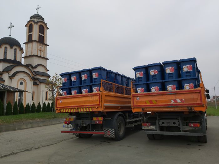 Eko Kante Podeljene u Naseljima Grmovac i Batajnici u Zemunu Eko Kante Podeljene u Naseljima Grmovac i Batajnici u Zemunu