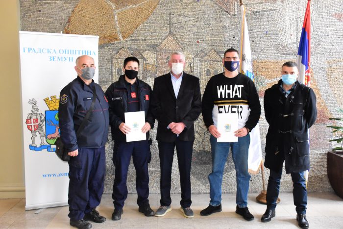 Policajac i Vatrogasac Meseca u Zemunu Policajac i Vatrogasac Meseca u Zemunu