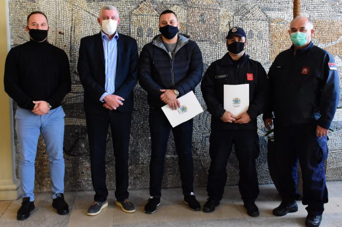 Najbolji Vatrogasac i Policajac u Zemunu Najbolji Vatrogasac i Policajac u Zemunu