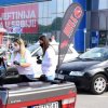 U organizaciji AMK ”Independent”, a uz podršku Gradske opštine Zemun 11. oktobra na parking prostoru nekadašnje fabrike ”Zmaj” održana je akcija prikupljanja novčanih sredstava za hitno lečenje u inostranstvu dvogodišnje Uni Davidović, koja boluje od složenog oboljenja.