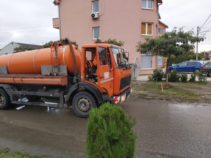 U Naselju Altina u Zemunu Prohodne Ulice za Saobraćaj