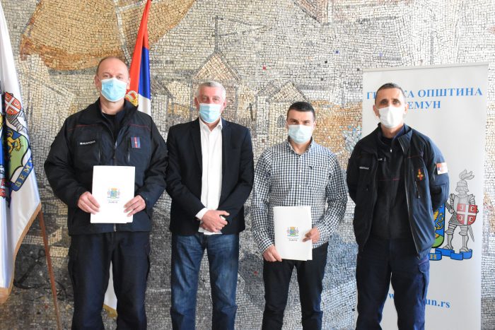 Najbolji Policajac Vatrogasac Meseca Marta u Zemunu Najbolji Policajac Vatrogasac Meseca Marta u Zemunu