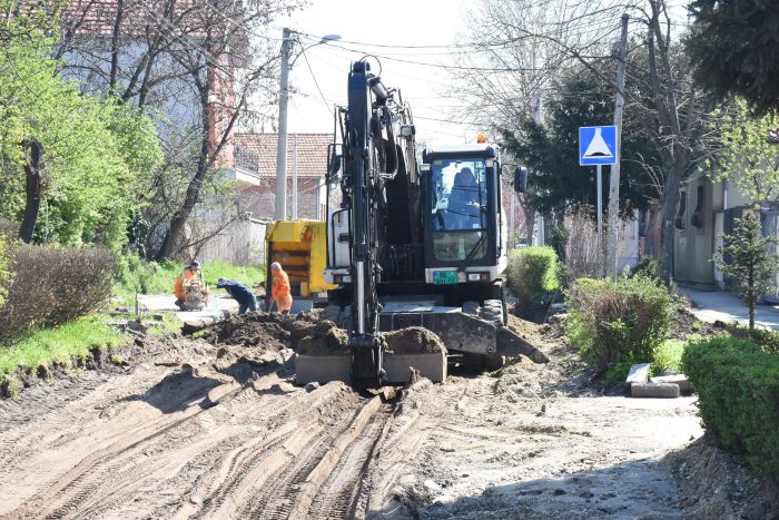 U Ulici Atanasija Pulje u Zemunu Ekipe ''Beograd Puta''