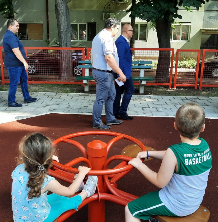 Rekonstrukcija Dečijeg Igrališta u Zemunu
