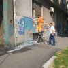 Gradska opština Zemun u saradnji sa JKP ”Gradska čistoća” pokrenula je akciju uklanjanja grafita sa zemunskih zdanja, zgrada i javnih objekata.