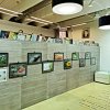 U galeriji Biblioteke ‚‚Branko Miljković”, Bulevar kralja Aleksandra 298, izložena je zbirka fotografija, Olivere Kaldesić  pod nazivom ”VIVA NATURA”.