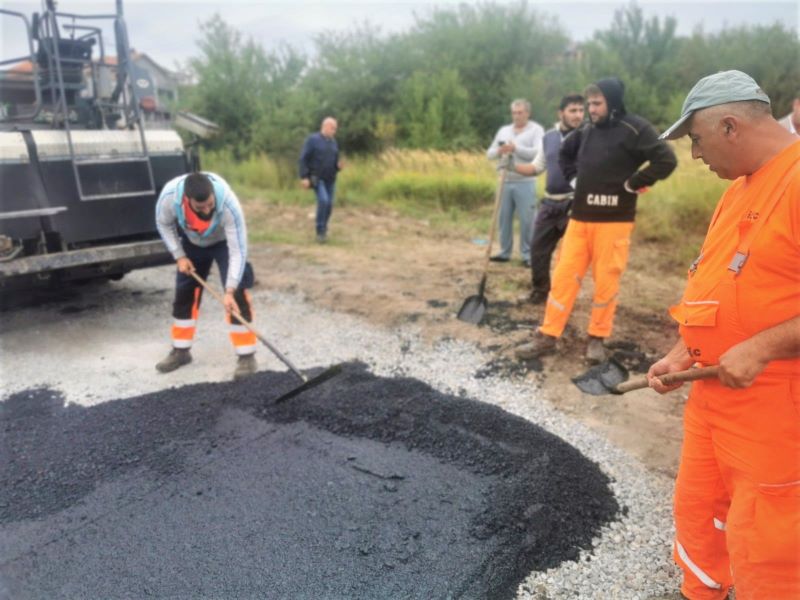 Asfaltiran deo Beogradske Ulice u Malom Mokrom Lugu