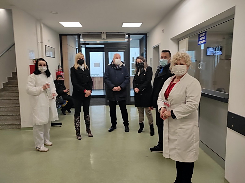 Vakcinalni Punkt u Malom Mokrom Lugu Posetila Gradska Sekretarka za Socijanu Zaštitu Vakcinalni Punkt u Malom Mokrom Lugu Posetila Gradska Sekretarka za Socijanu Zaštitu