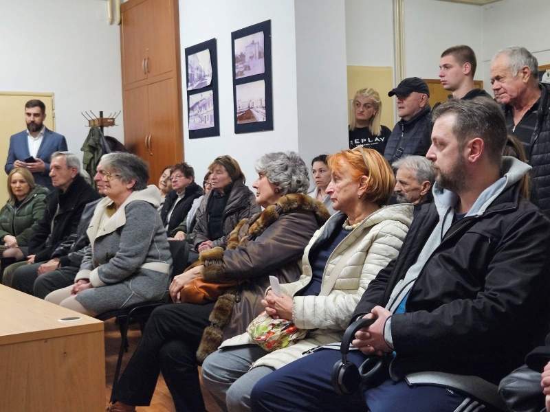 Nedostatak parkinga i buka najveći problemi stanovnika MZ ,,Vukov spomenik“ Nedostatak parkinga i buka najveći problemi stanovnika MZ ,,Vukov spomenik“