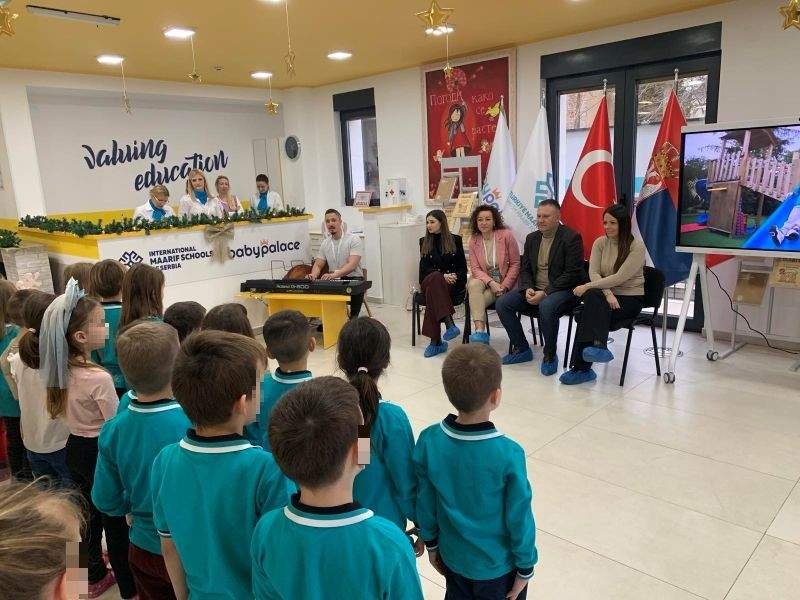 Opština Zvezdara darovala 152 novogodišnja paketića deci PU ,,Bebi palas Anđela" Opština Zvezdara darovala 152 novogodišnja paketića deci PU ,,Bebi palas Anđela"