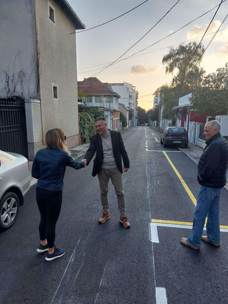 Predsednik GO Zvezdara obišao završne radove u Prespanskoj ulici na Zvezdari Predsednik GO Zvezdara obišao završne radove u Prespanskoj ulici na Zvezdari