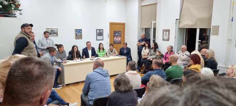 Predsednik GO Zvezdara razgovarao sa građanima Starog Mirijeva na Zvezdari Predsednik GO Zvezdara razgovarao sa građanima Starog Mirijeva na Zvezdari